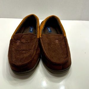 Brown Izod size 10 slippers